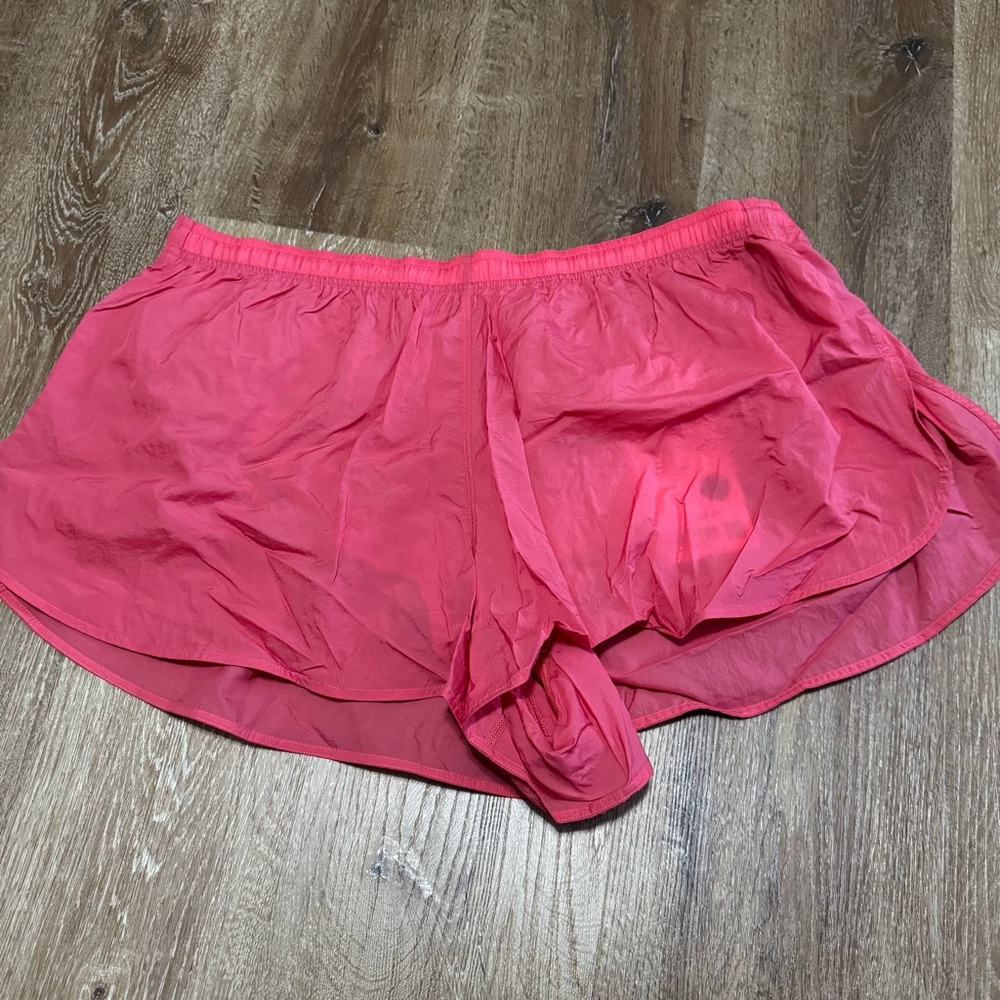 Lululemon Dolphin-Hem Mid-Rise Running Short 3" - Picture 5 of 9